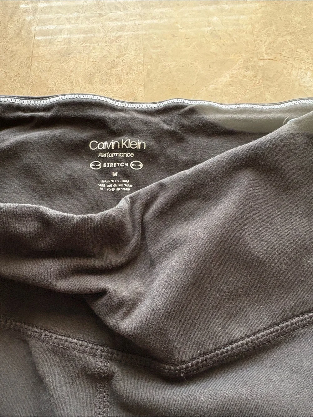 1 adidas, 2 Calvin Kline, 1 Sketchers Teal and Black Leggings-lot of 5 in size M